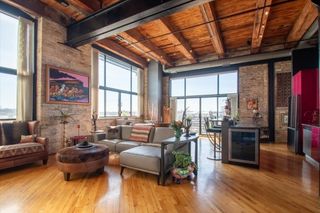 2614 N Clybourn Avenue 301, Chicago, IL 60614