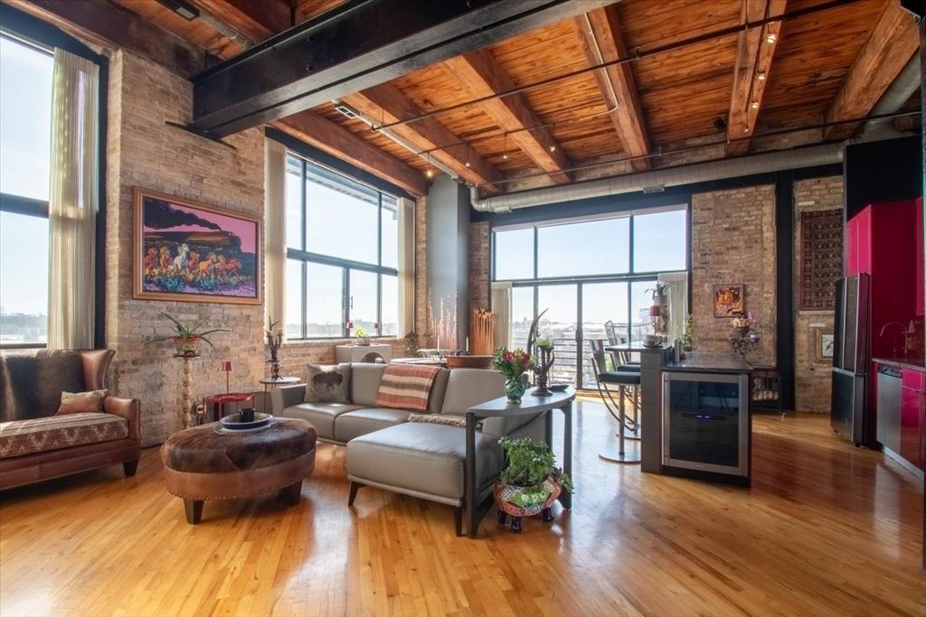 2614 N Clybourn Avenue 301, Chicago, IL 60614