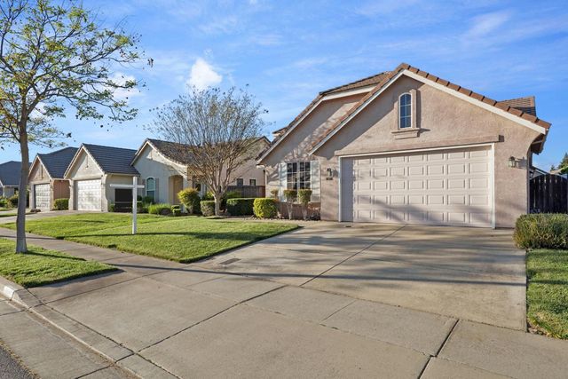1911 Lexington Dr, Lodi, CA 95242