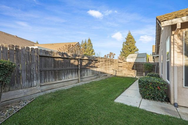 1911 Lexington Dr, Lodi, CA 95242