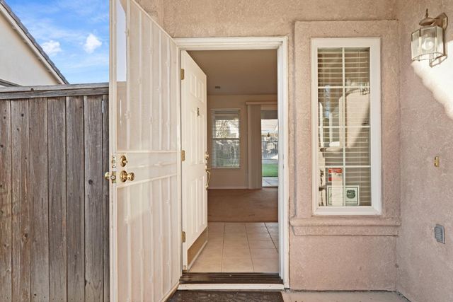 1911 Lexington Dr, Lodi, CA 95242