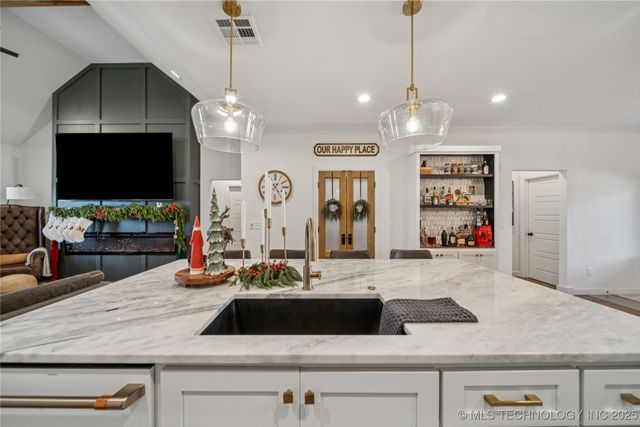 2620 S Piguet Lane, Claremore, OK 74019