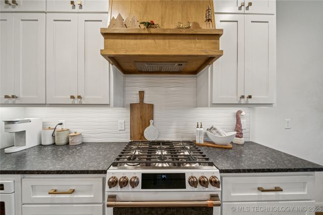 2620 S Piguet Lane, Claremore, OK 74019