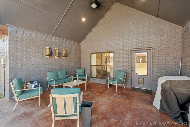 2620 S Piguet Lane, Claremore, OK 74019