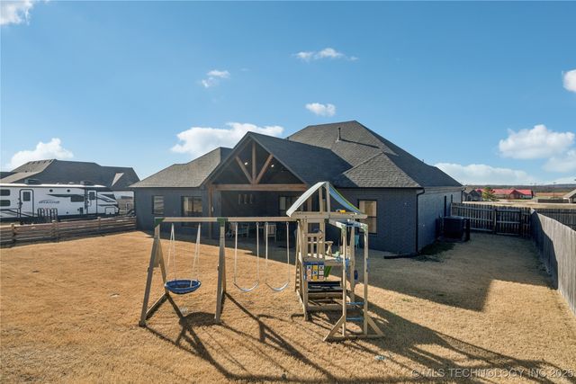 2620 S Piguet Lane, Claremore, OK 74019