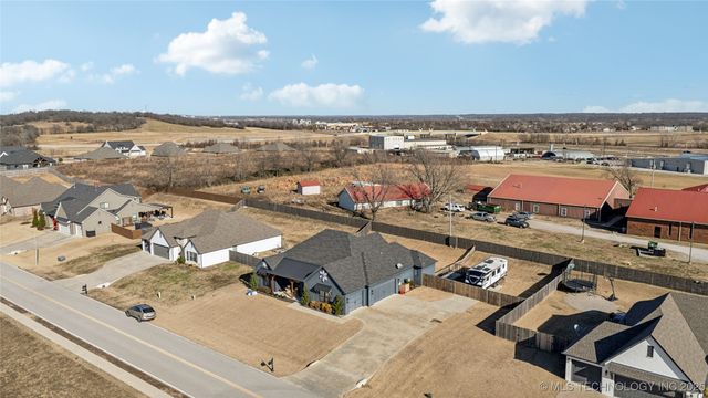 2620 S Piguet Lane, Claremore, OK 74019