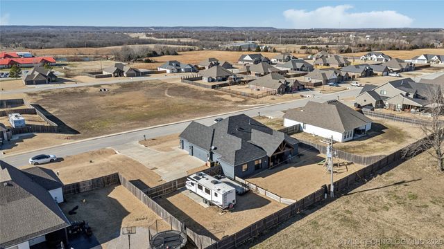 2620 S Piguet Lane, Claremore, OK 74019