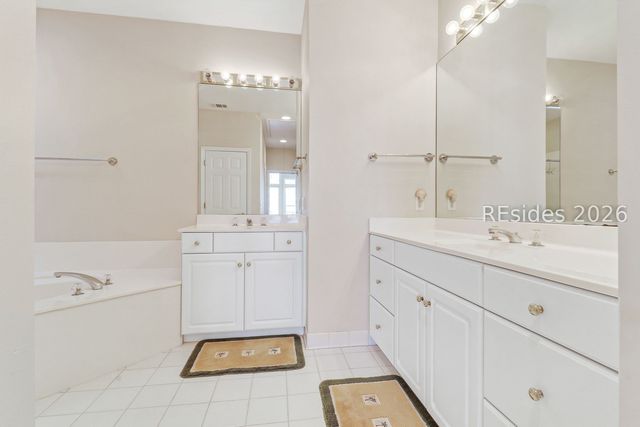 25 Shell Ring Rd, Hilton Head Island, SC 29928