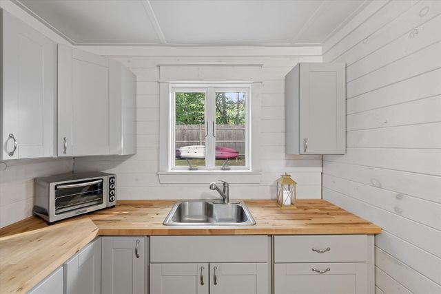68 Centenary Avenue, Laconia, NH 03246