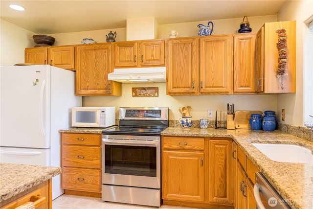 205 Sunset Place, Sequim, WA 98382