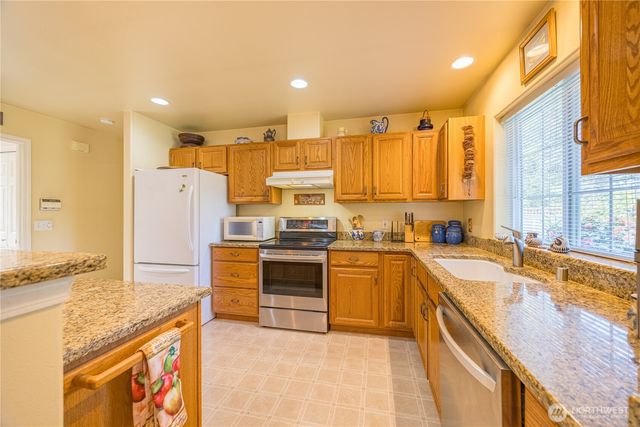 205 Sunset Place, Sequim, WA 98382