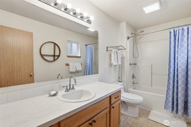 1630 Sundrop Lane SE, Tumwater, WA 98501