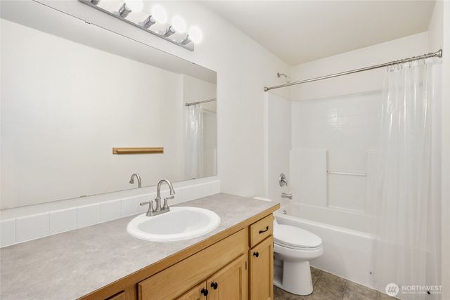 1630 Sundrop Lane SE, Tumwater, WA 98501