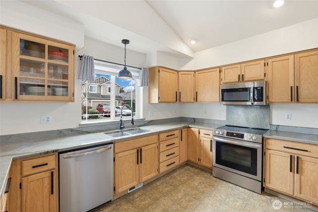 1630 Sundrop Lane SE, Tumwater, WA 98501