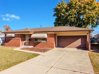 28644 Grobbel Avenue, Warren, MI 48092