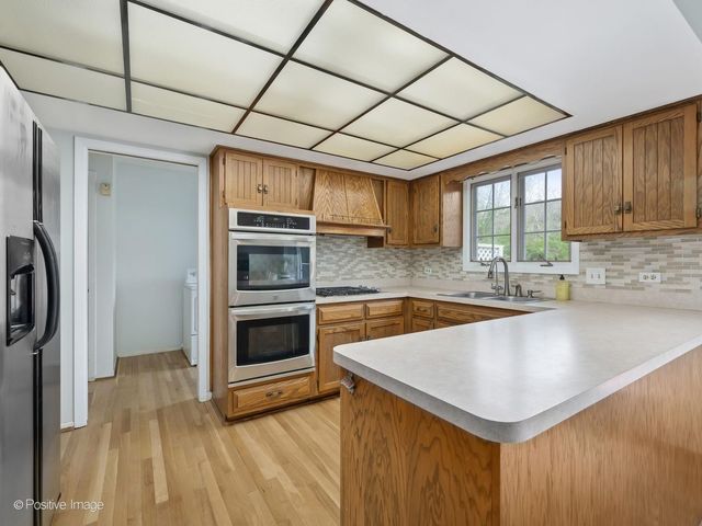 11547 Burr Oak Lane, Burr Ridge, IL 60527