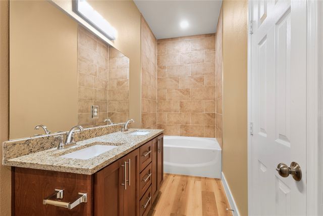 403 S 4th Street, Bonham, TX 75418