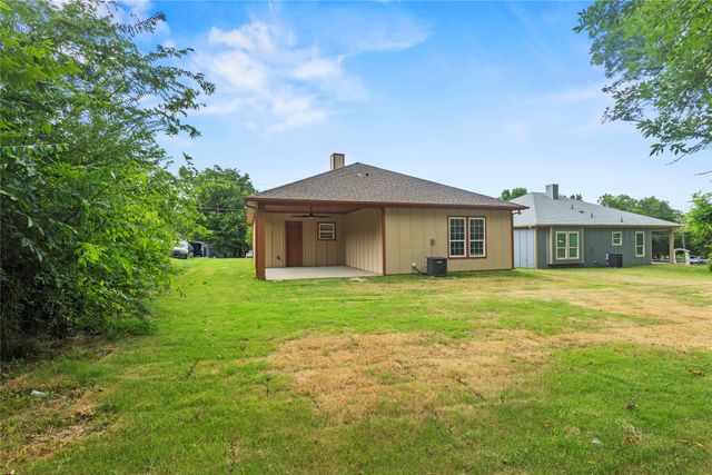 403 S 4th Street, Bonham, TX 75418