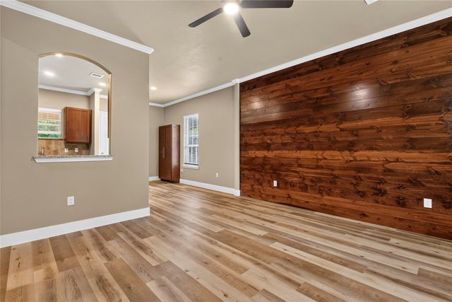 403 S 4th Street, Bonham, TX 75418