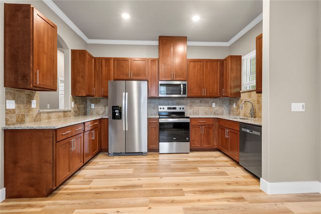 403 S 4th Street, Bonham, TX 75418