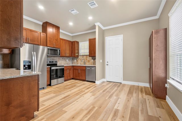 403 S 4th Street, Bonham, TX 75418
