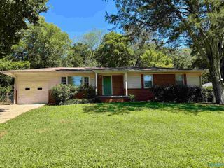 918 Woodall Lane NW, Huntsville, AL 35816