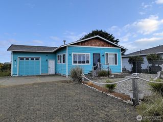 1399 Storm King Avenue SW, Ocean Shores, WA 98569