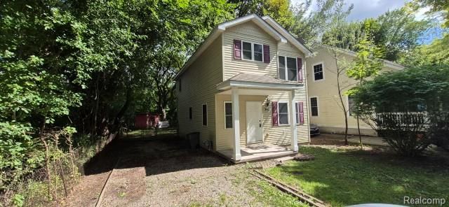 2443 Hester Court, Keego Harbor, MI 48320