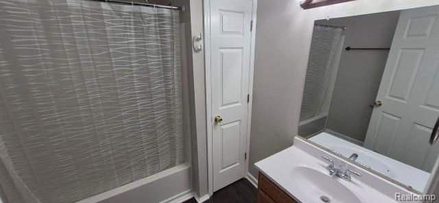 2443 Hester Court, Keego Harbor, MI 48320