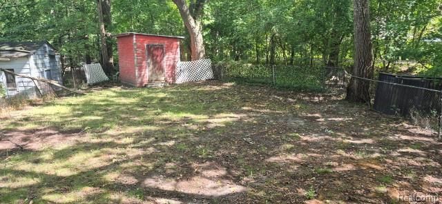 2443 Hester Court, Keego Harbor, MI 48320