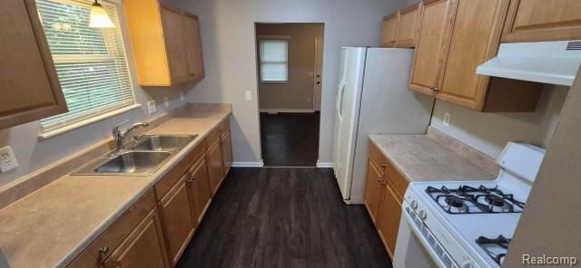 2443 Hester Court, Keego Harbor, MI 48320
