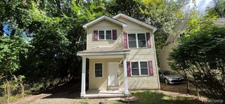 2443 Hester Court, Keego Harbor, MI 48320
