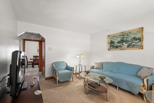 3515 N Neva Avenue, Chicago, IL 60634