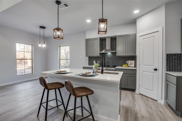 418 Kelly Lane, Seven Points, TX 75143