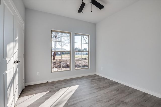 418 Kelly Lane, Seven Points, TX 75143