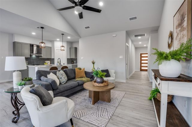 418 Kelly Lane, Seven Points, TX 75143
