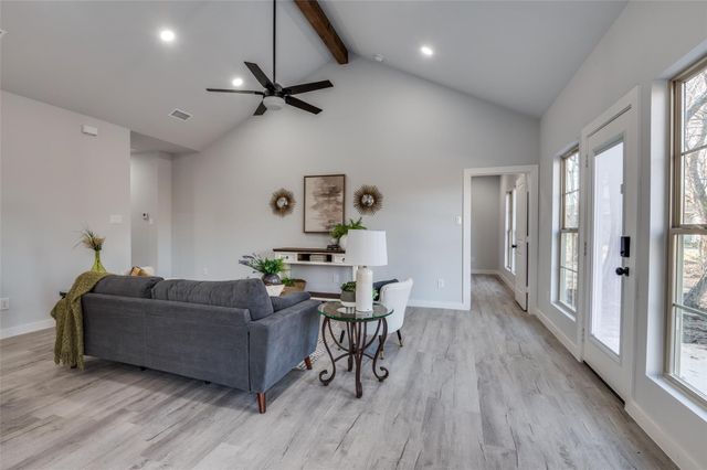 418 Kelly Lane, Seven Points, TX 75143