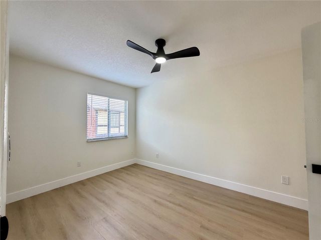 5100 PICADILLY CIRCUS 12, Orlando, FL 32839