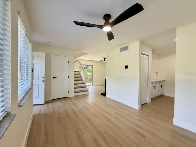 5100 PICADILLY CIRCUS 12, Orlando, FL 32839