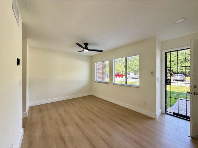 5100 PICADILLY CIRCUS 12, Orlando, FL 32839