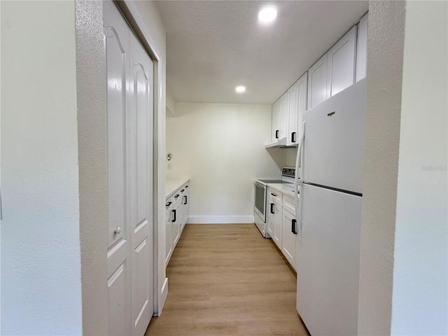 5100 PICADILLY CIRCUS 12, Orlando, FL 32839