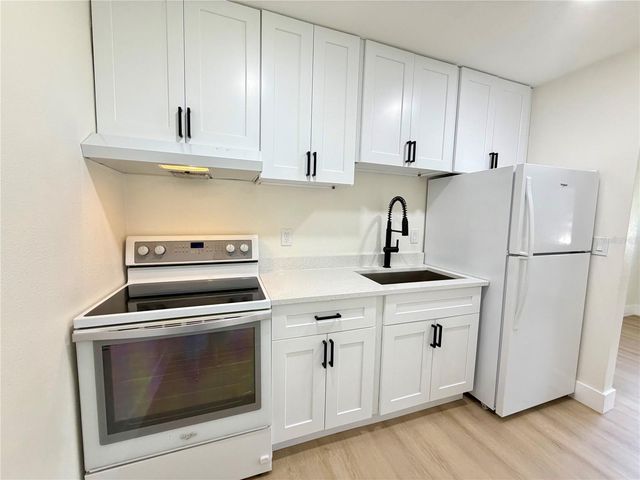 5100 PICADILLY CIRCUS 12, Orlando, FL 32839