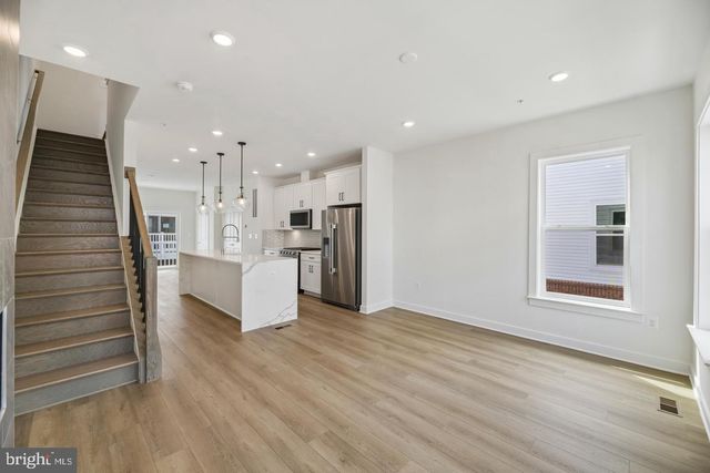 2042 HENSON NORRIS ST, Rockville, MD 20850