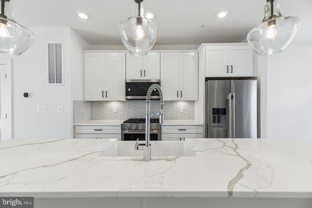 2042 HENSON NORRIS ST, Rockville, MD 20850