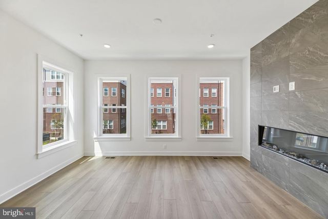 2042 HENSON NORRIS ST, Rockville, MD 20850