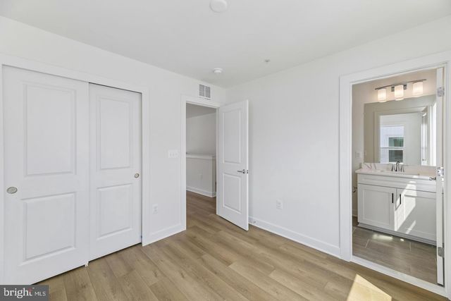 2042 HENSON NORRIS ST, Rockville, MD 20850