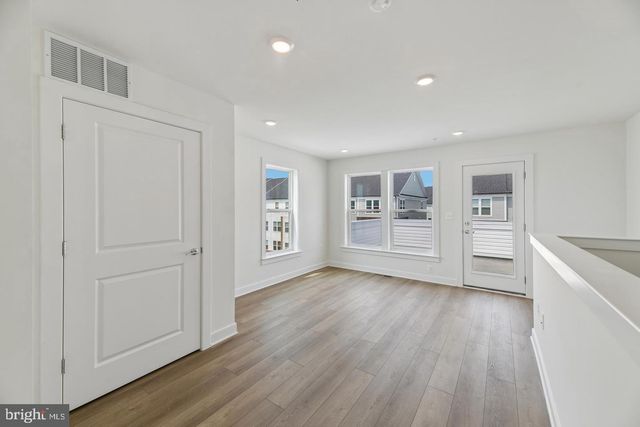 2042 HENSON NORRIS ST, Rockville, MD 20850