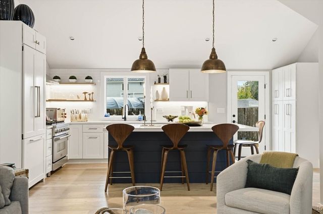 61 Spofford St, Newburyport, MA 01950