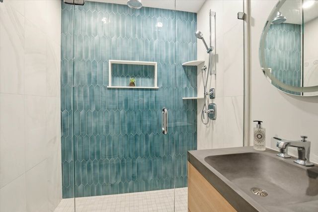 61 Spofford St, Newburyport, MA 01950