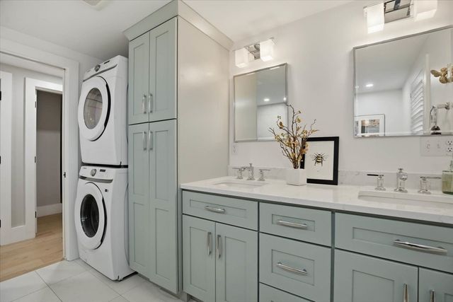 61 Spofford St, Newburyport, MA 01950